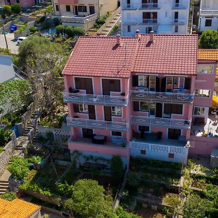 Delfin Mali Losinj