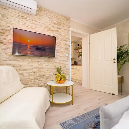Delfin Guest house 4*
