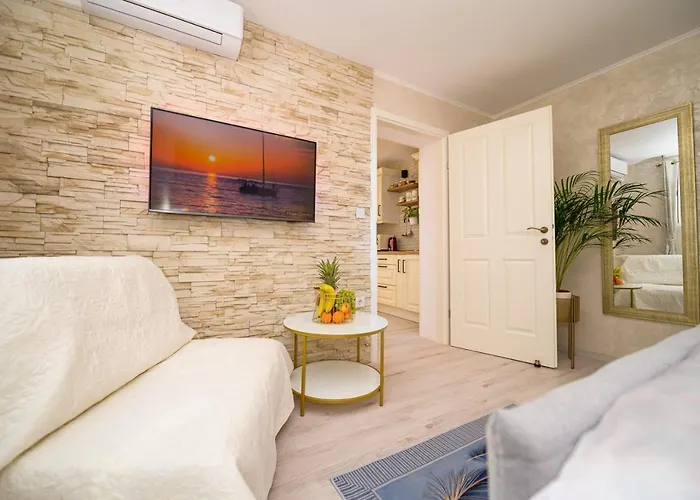 Delfin 게스트하우스 4*